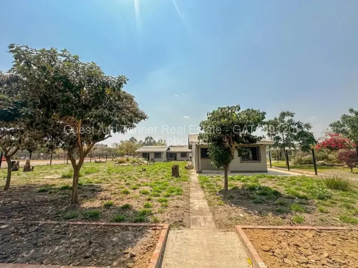 Townhouse/Cluster for Sale in Arlington, Harare