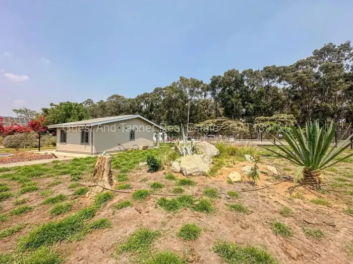 Townhouse/Cluster for Sale in Arlington, Harare