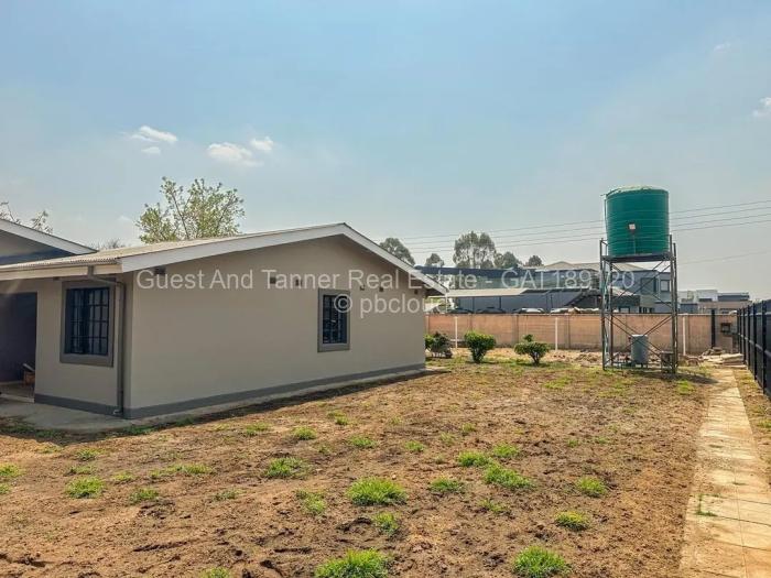 Townhouse/Cluster for Sale in Arlington, Harare