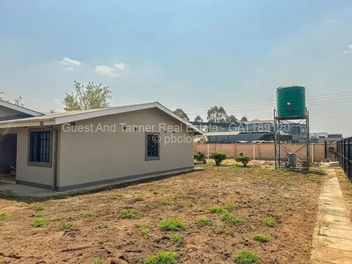 Townhouse/Cluster for Sale in Arlington, Harare