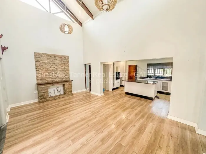 Townhouse/Cluster for Sale in Arlington, Harare