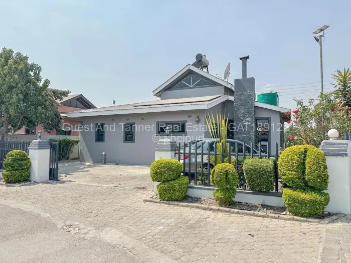 Townhouse/Cluster for Sale in Arlington, Harare