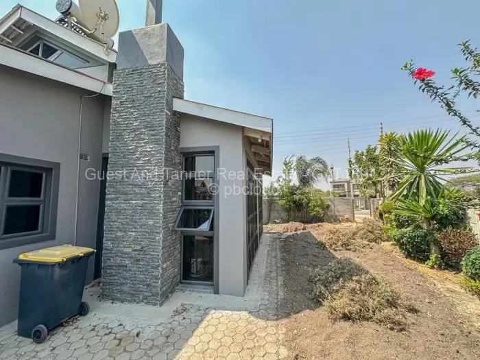 Townhouse/Cluster for Sale in Arlington, Harare