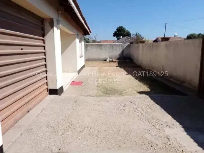 4 Bedroom House for Sale in Zimre Park, Harare