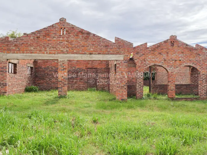 Townhouse/Cluster for Sale in Bluff Hill, Harare