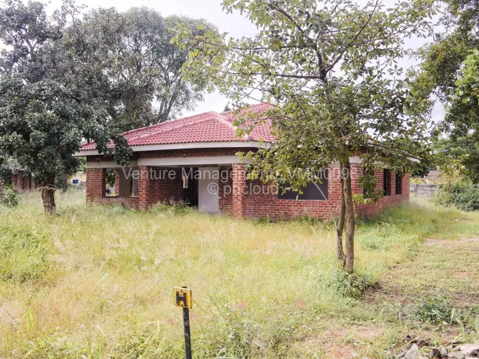 Townhouse/Cluster for Sale in Waterfalls, Harare
