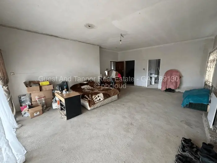 6 Bedroom House for Sale in Borrowdale, Harare