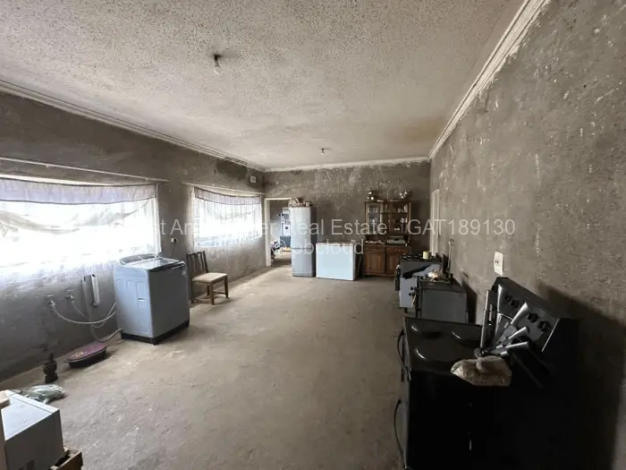 6 Bedroom House for Sale in Borrowdale, Harare