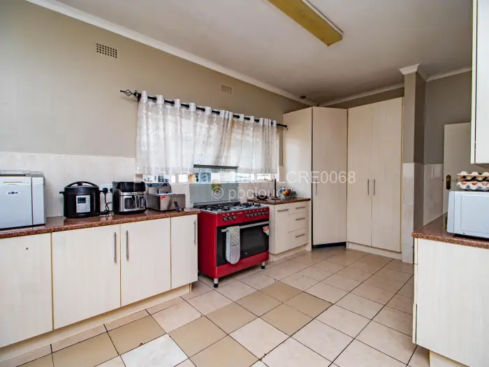 4 Bedroom House for Sale in Alexandra Park, Harare