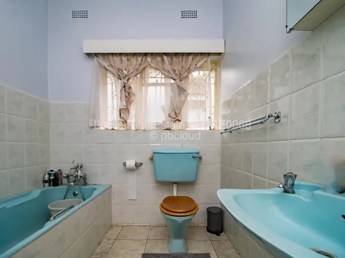 4 Bedroom House for Sale in Alexandra Park, Harare