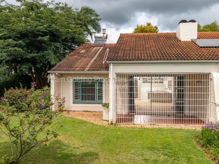 2 Bedroom Cottage/Garden Flat to Rent in Borrowdale