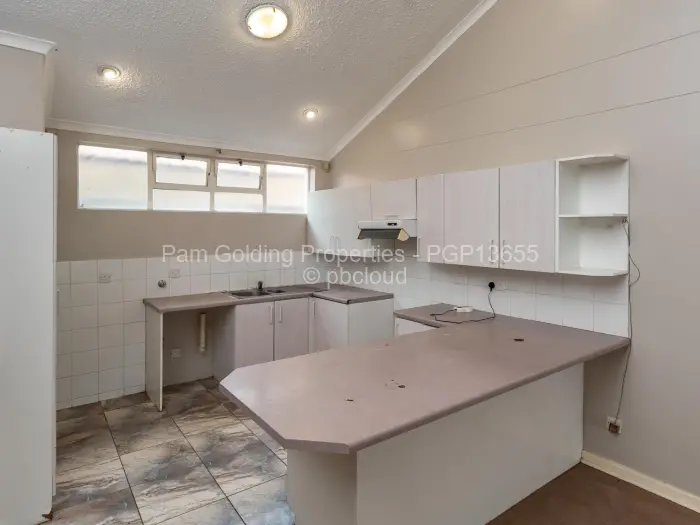 2 Bedroom Cottage/Garden Flat to Rent in Borrowdale