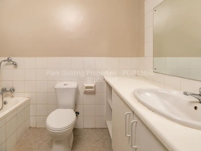 2 Bedroom Cottage/Garden Flat to Rent in Borrowdale