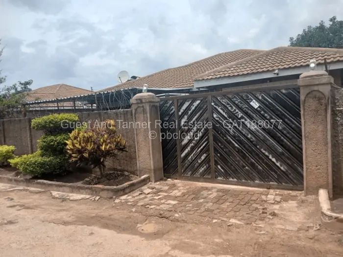3 Bedroom House for Sale in Mainway Meadows, Harare