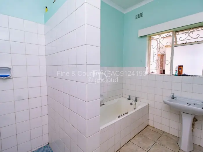 4 Bedroom House for Sale in Alexandra Park, Harare