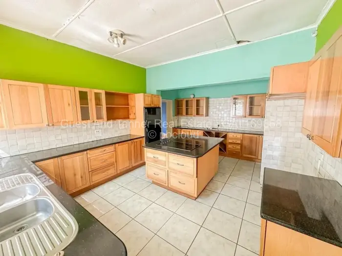 5 Bedroom House for Sale in Mount Pleasant, Harare