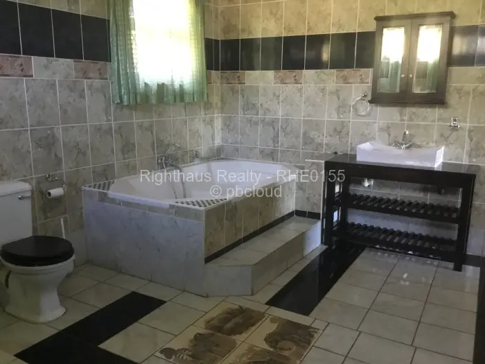 5 Bedroom House for Sale in Borrowdale, Harare