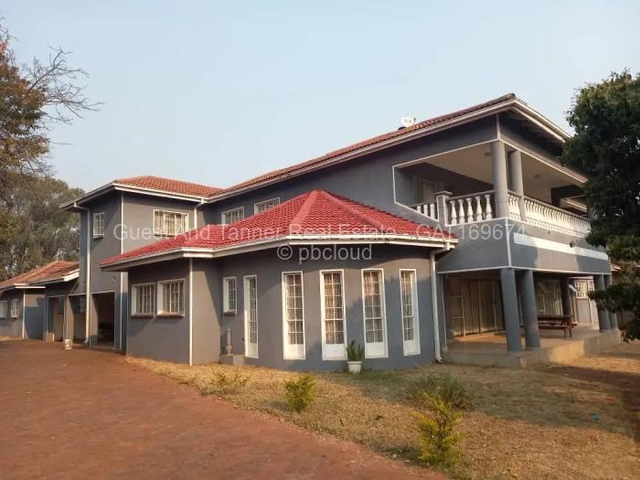 8 Bedroom House to Rent in Philadelphia, Harare