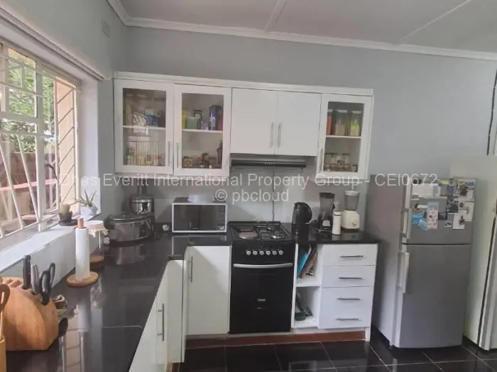 2 Bedroom Cottage/Garden Flat to Rent in Helensvale, Harare