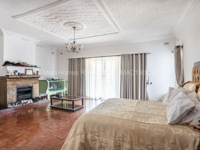 5 Bedroom House for Sale in Borrowdale, Harare