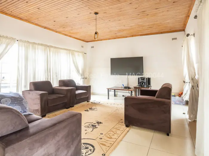5 Bedroom House for Sale in Borrowdale, Harare