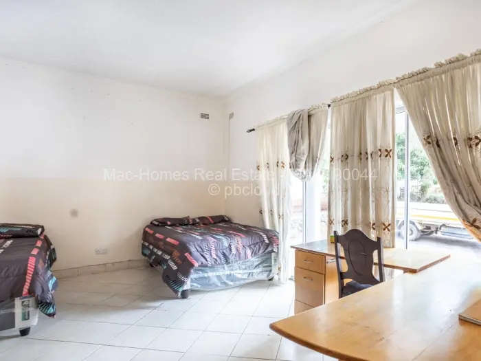 5 Bedroom House for Sale in Borrowdale, Harare