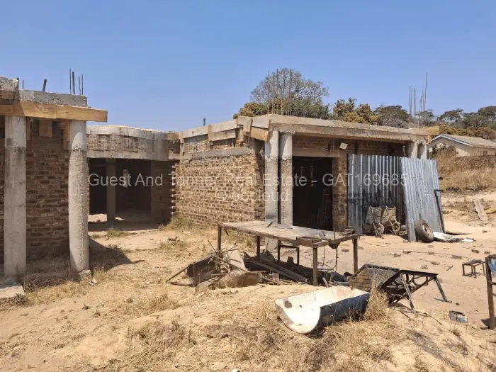 5 Bedroom House for Sale in Crowhill Views, Harare