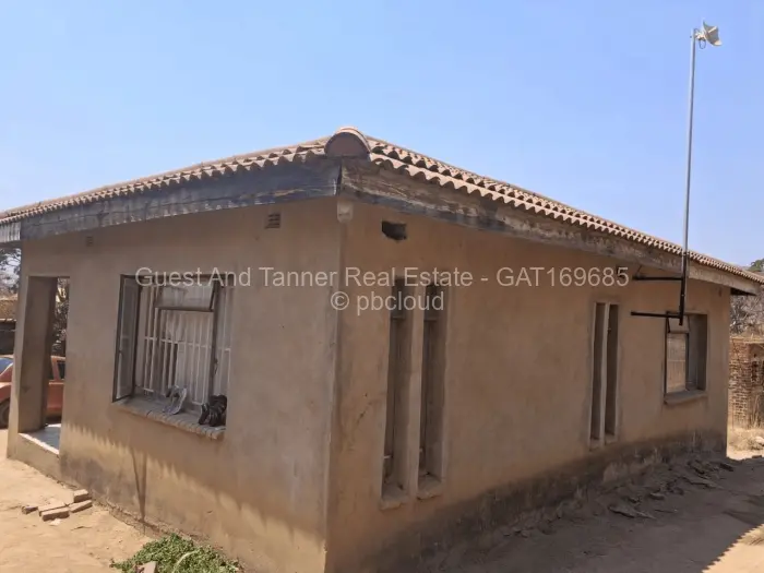 5 Bedroom House for Sale in Crowhill Views, Harare