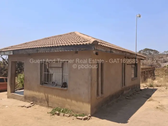 5 Bedroom House for Sale in Crowhill Views, Harare