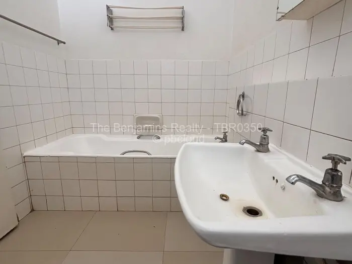 2 Bedroom Cottage/Garden Flat to Rent in Avondale, Harare