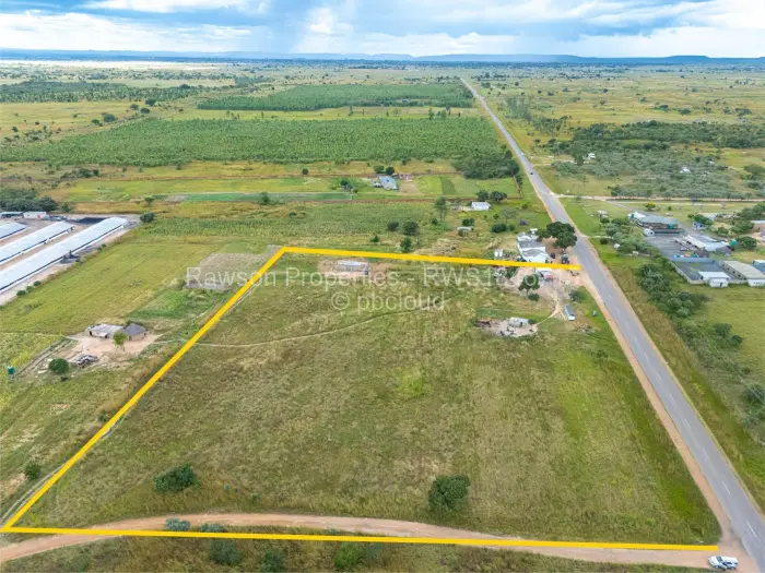 Commercial Stand for Sale in Norton, Norton