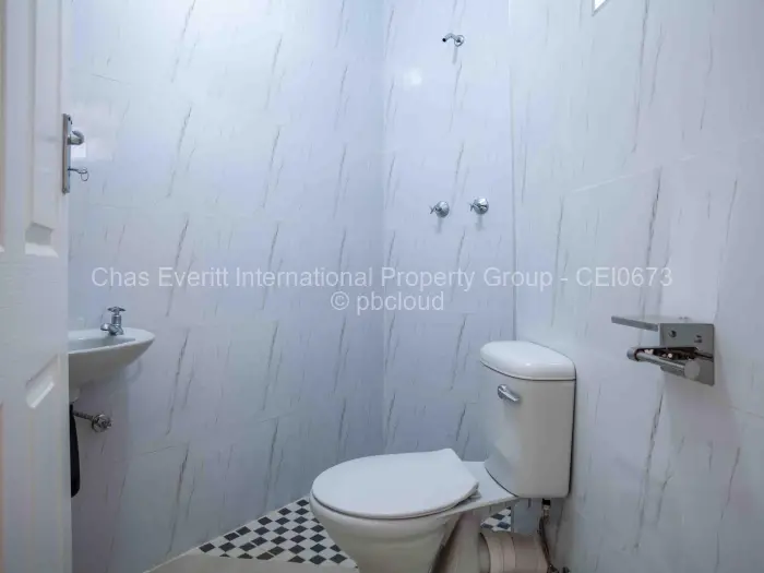 Townhouse/Cluster to Rent in Borrowdale, Harare