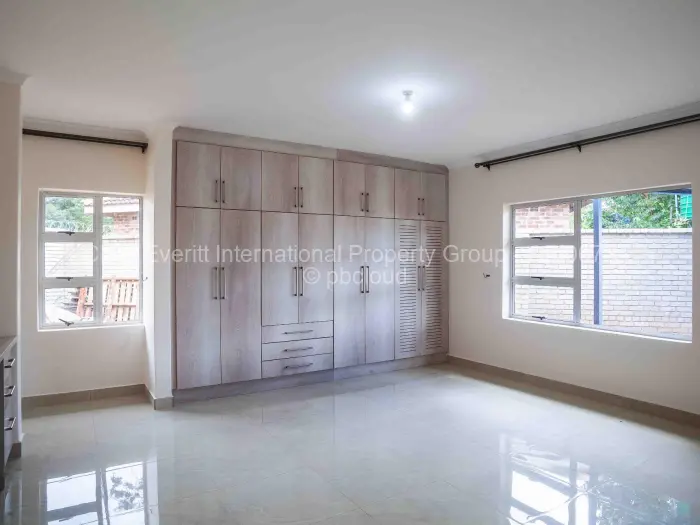 Townhouse/Cluster to Rent in Borrowdale, Harare