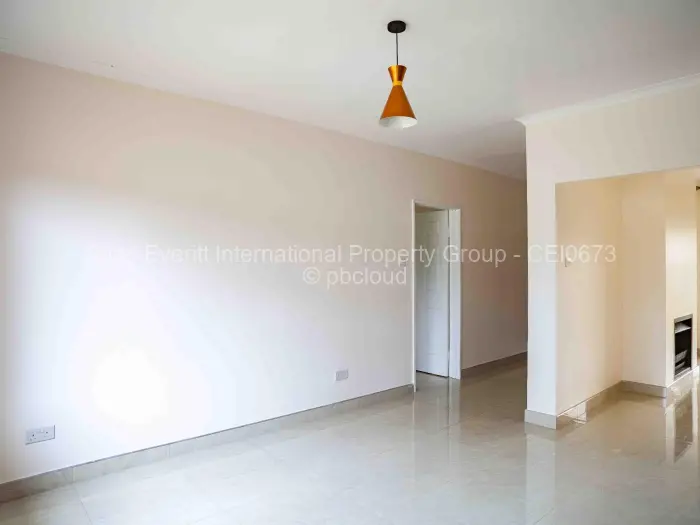 Townhouse/Cluster to Rent in Borrowdale, Harare