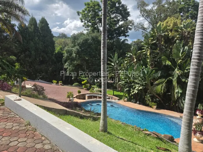 7 Bedroom House for Sale in Borrowdale, Harare