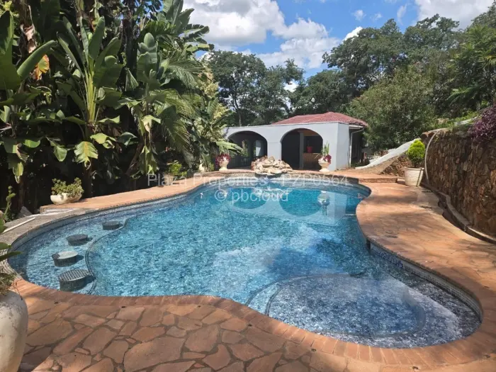 7 Bedroom House for Sale in Borrowdale, Harare