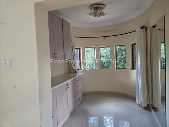 7 Bedroom House for Sale in Borrowdale, Harare