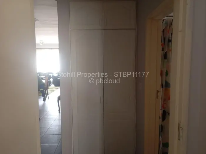 2 Bedroom House to Rent in Avenues