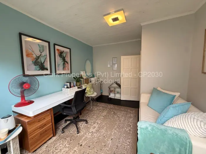 Office to Rent in Highlands