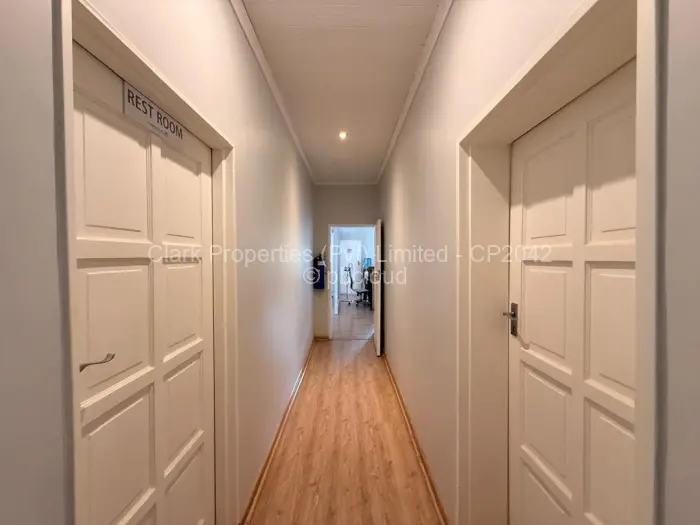 Office to Rent in Highlands