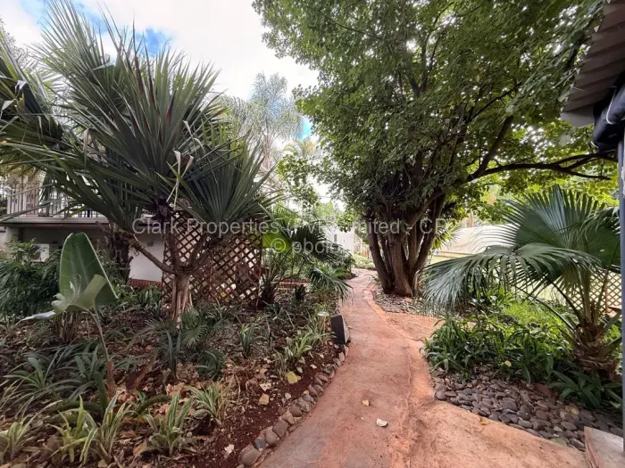 Office to Rent in Highlands