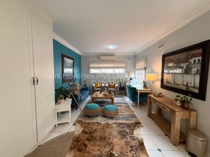 Office to Rent in Highlands