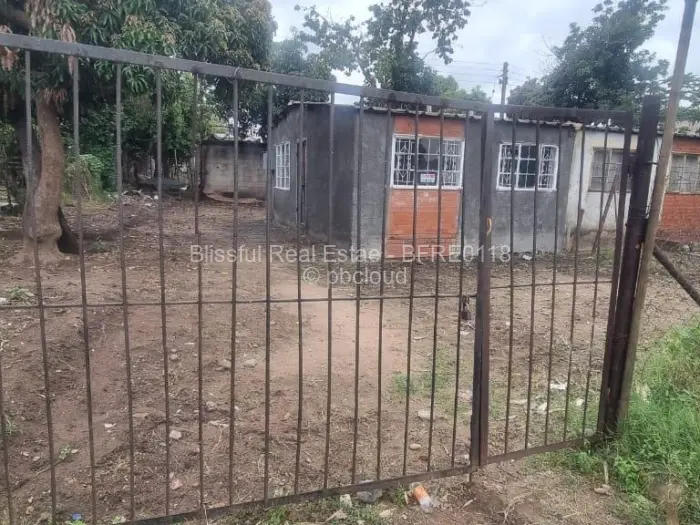 2 Bedroom House to Rent in Mufakose, Harare