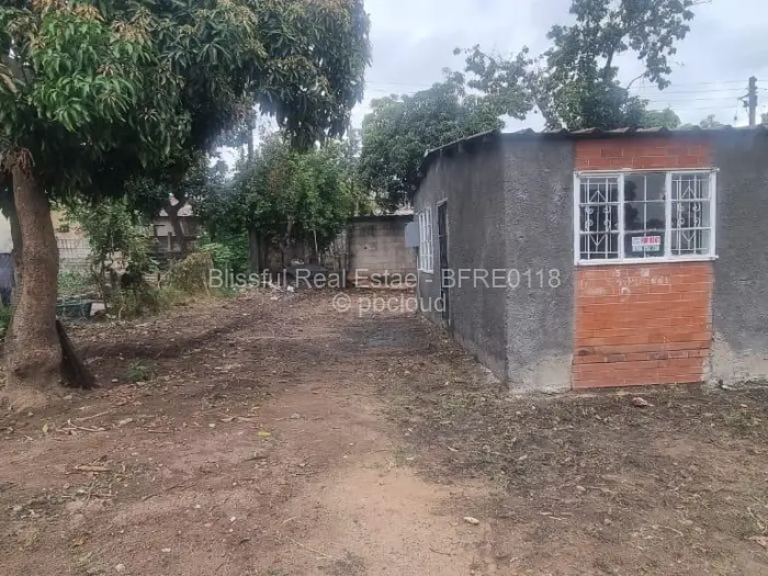 2 Bedroom House to Rent in Mufakose, Harare