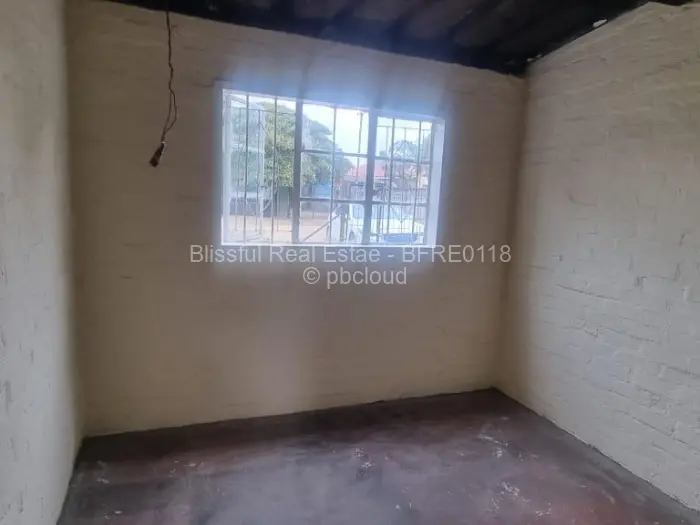 2 Bedroom House to Rent in Mufakose, Harare
