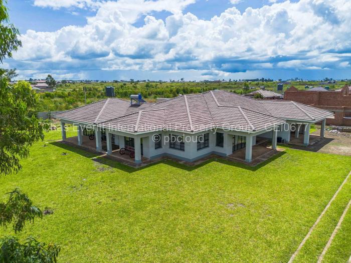 5 Bedroom House for Sale in Mount Hampden, Harare