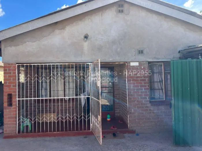 4 Bedroom House for Sale in Chitungwiza, Chitungwiza