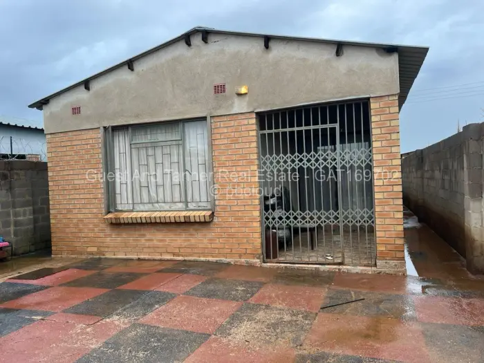 3 Bedroom House for Sale in Emganwini, Bulawayo