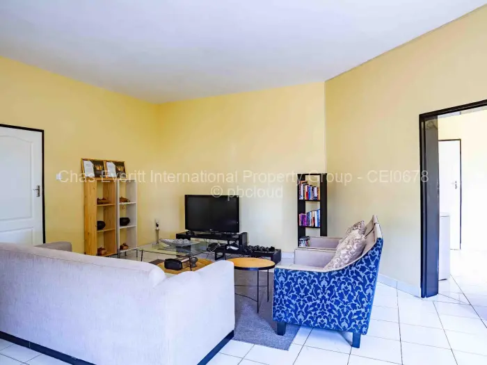Flat/Apartment for Sale in Emerald Hill, Harare