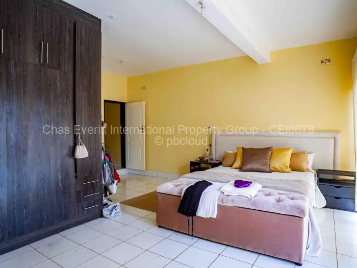 Flat/Apartment for Sale in Emerald Hill, Harare